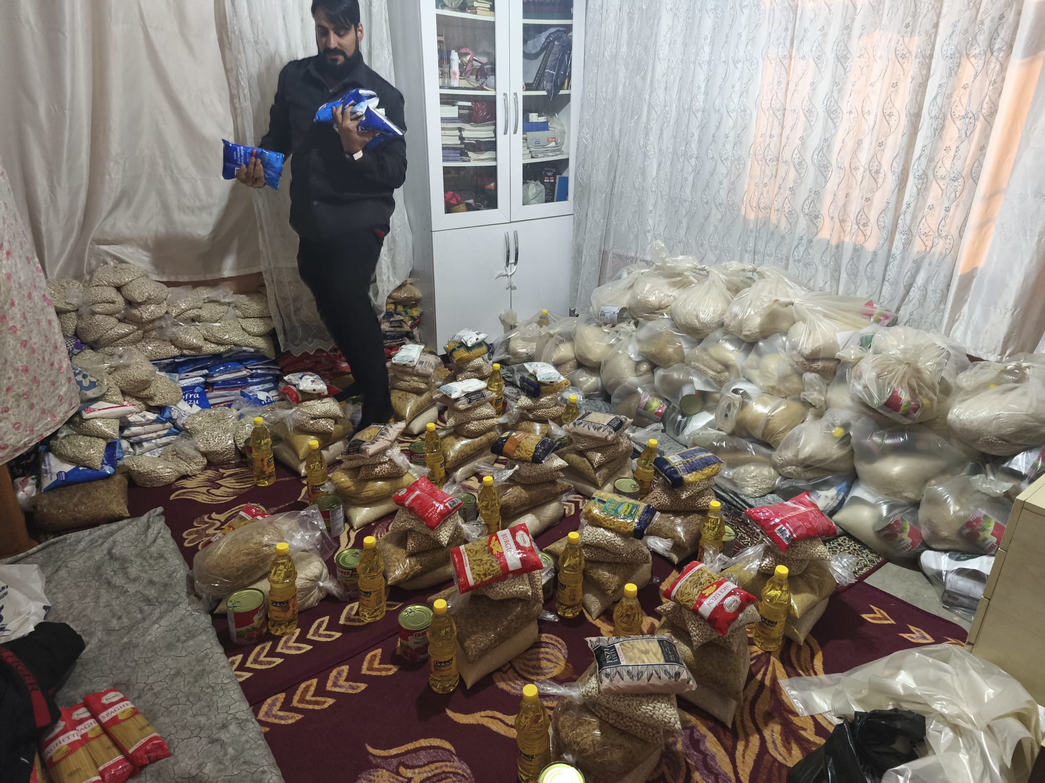 Sultan Şeyhmus EZ-ZULİ Derneği’nden Yüzlerce Aileye Gıda Kolisi Desteği